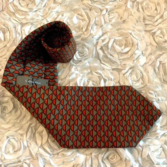 New Calvin Klein silk tie - Picture 1 of 2